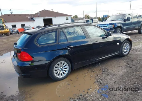 2009 BMW 328I xDrive z USA, uszkodzony, nr VIN WBAUU33569A539709